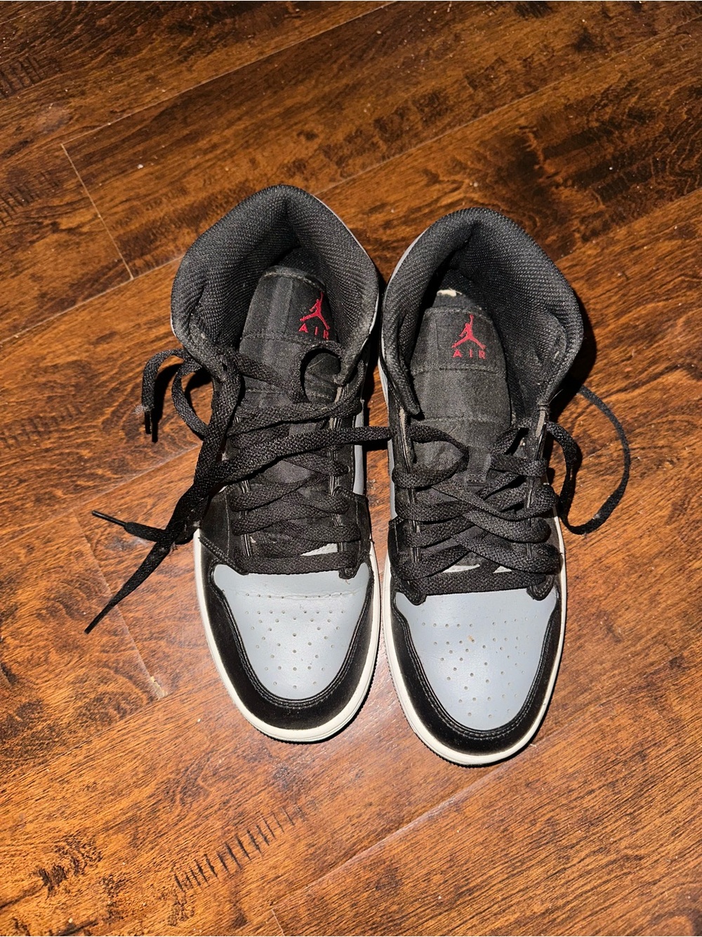 Air Jordan Retro Men's Black and Gray High-Top Sneakers - Classic Athletic Style - Picture 8 of 11